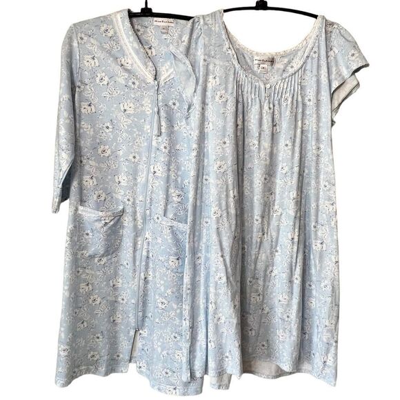 Miss Elaine 2pc Floral Bouquets Robe and Gown Set - Picture 16 of 16